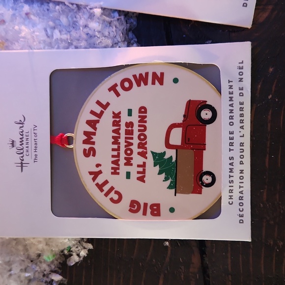 Hallmark metal ornament nwt , giftable - Picture 2 of 3